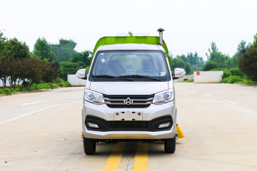 road sweeper truck 2cbm2990wheelbase