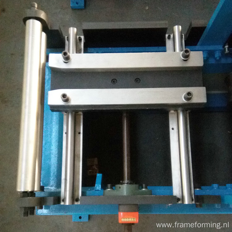 rain gutter cold forming machine