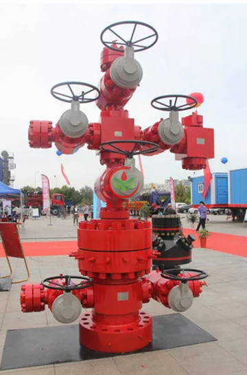 Wellhead and Christmas Tree for Oil Drilling