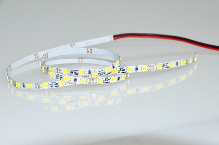 High Lumen brightness 12V outdoor led strip light 2835 bulbs white light advertising solution luces de navidad led