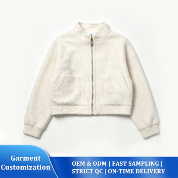 Cremefarbene Fleece-Jacke mit Stehkragen