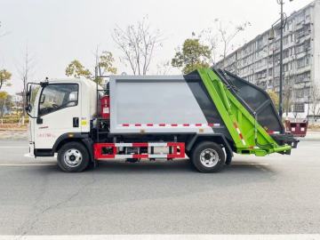 Sinotruk 4x2 refuse garbage compactor truck vehicle
