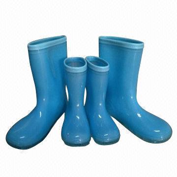 Internal lining for injection footwear