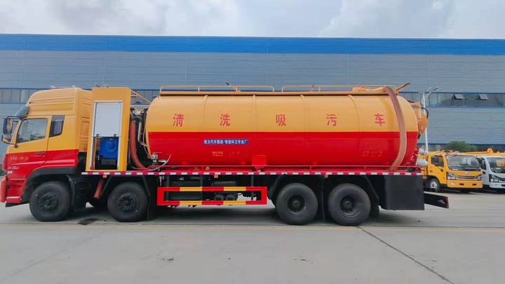 شاحنة شفط مياه الصرف الصحي Dongfeng 32CBM شاحنة شفط الصرف الصحي