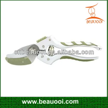 Garden tool scissors