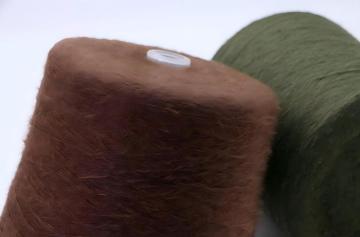 1.3cm Nylon Fancy Yarn Super Soft Feather Yarn