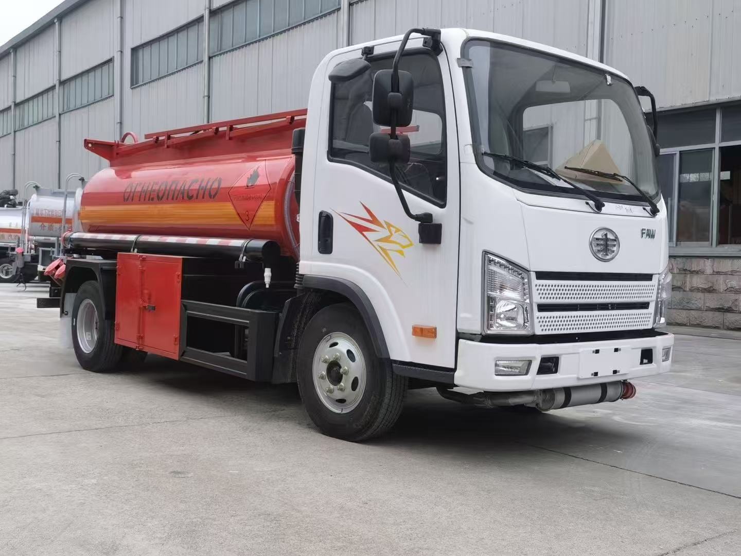 Camión de combustible FAW (3) FAW Fuel Truck (3)