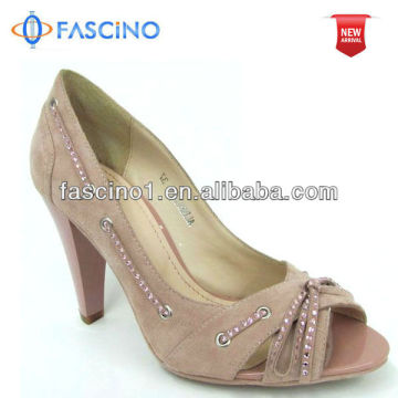 confortable high heel leather shoes