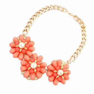 Statement crystal necklace, drop shipping is available