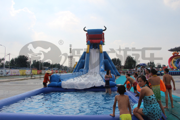 Large aqua fun inflatable water slides