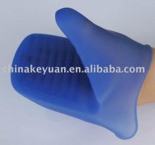 Silicone oven mitt