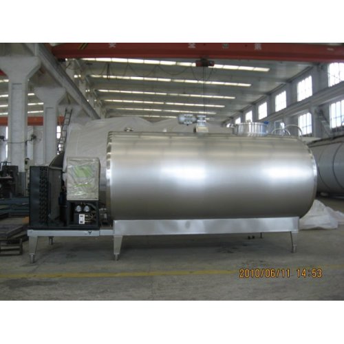 Horizontal milk cooling tank