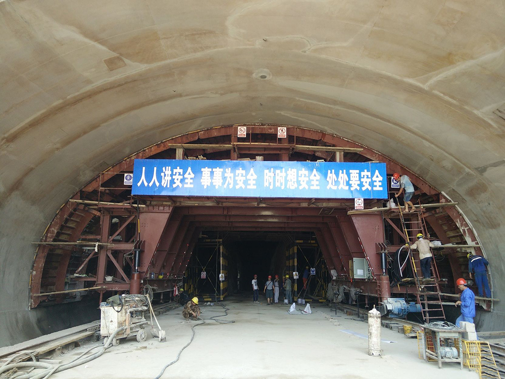 Encofrado de carro de túnel simple para construcción de acero