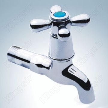 Robinet de lavabo en laiton poli