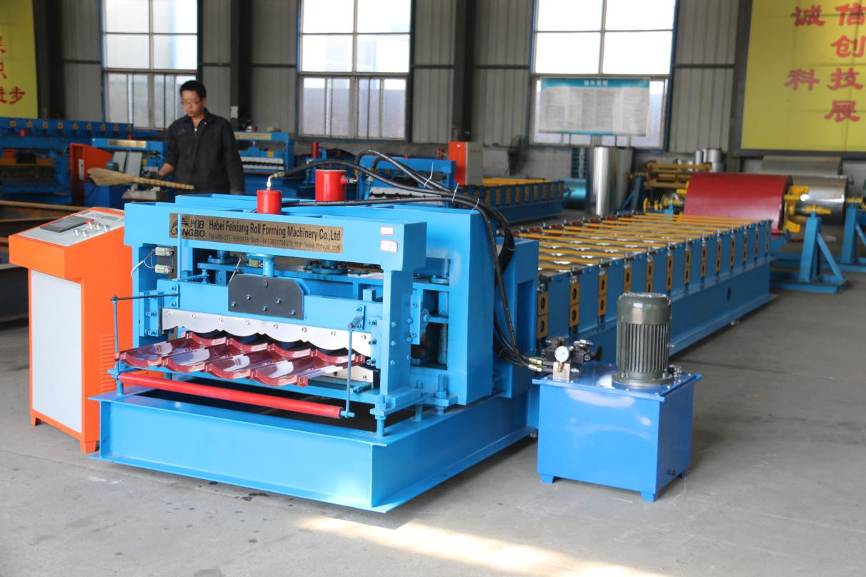 Glazed tile roof sheet double layer roll forming machine