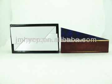 Customized perforated display box