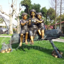 Metal material metal craft decorations bronze life size siting three children garden figures statue