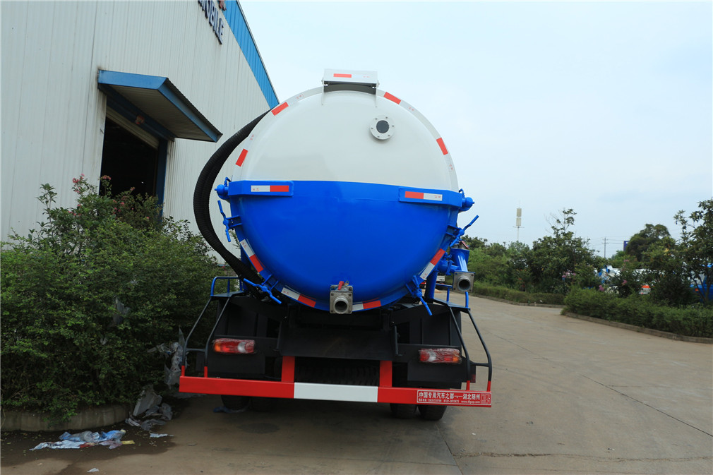 sewage suction truck 4