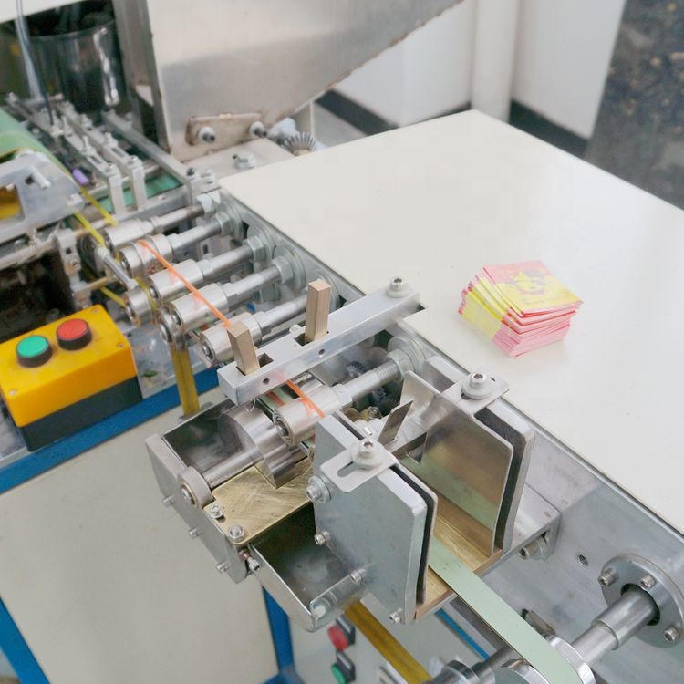 High speed automatic wax crayon labeling machine