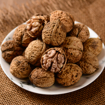Organic Hulled Walnuts Pure Natural Whole Nuts