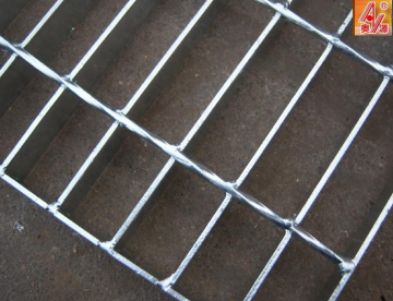 Steel grating making machine/steel grating