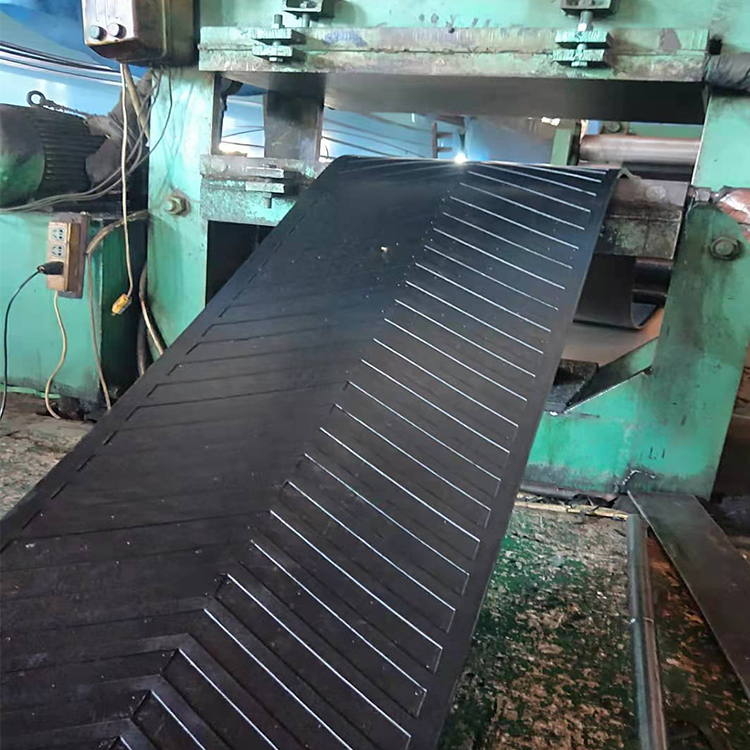 High Quality Animal Feeding Chain Conveyor Belt Mesh Rubber Conveyor Belt
