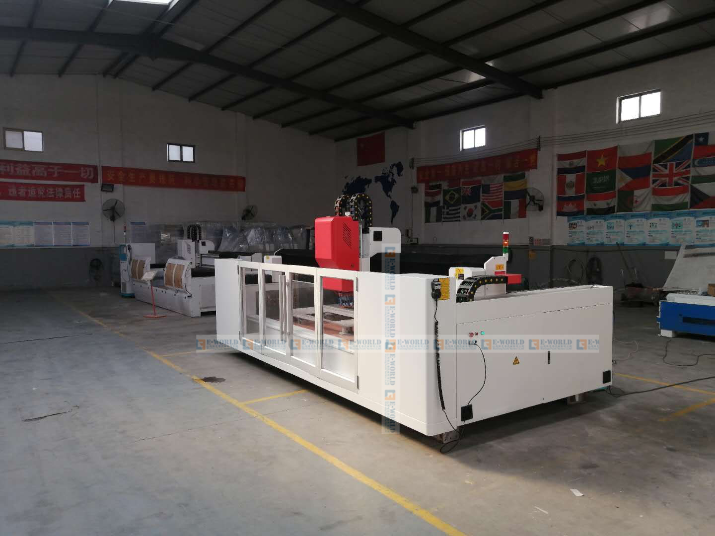 CNC Glass Processing Center With Automatically Changing Tools