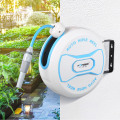 Retractable Schlauchrolle, 180 ° Drehklammer-Wandmontierter, Gartenwasserschlauchtrolle mit 8-Musterdüse, automatischer Rückspulen, Sperren bei