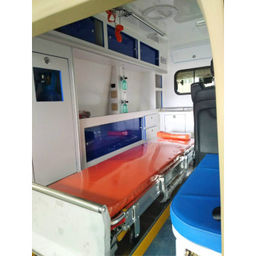 Nova ambulância de UTI do tipo enfermaria de teto alto