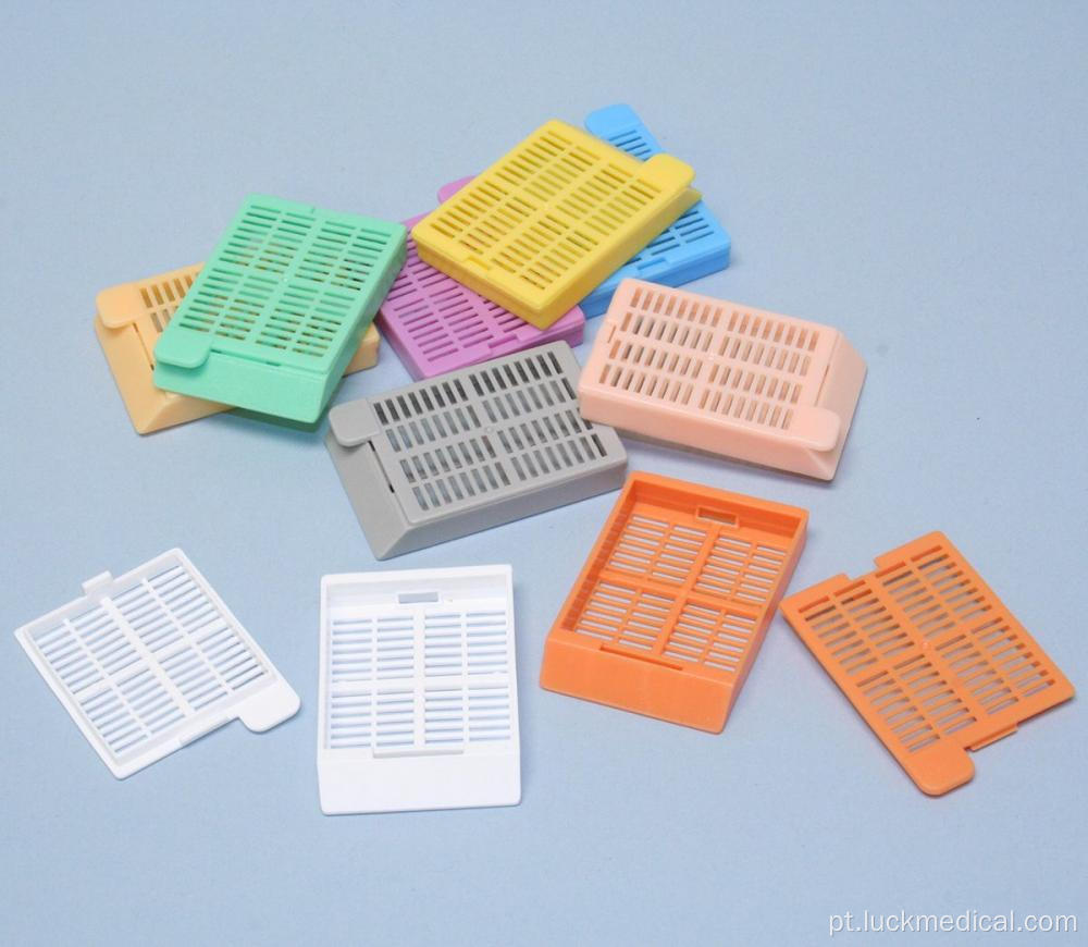 Incorporar cassete de plástico feito para laboratório
