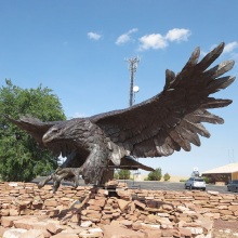 Best Selling large Outdoor cast iron bronze eagle falcon statues