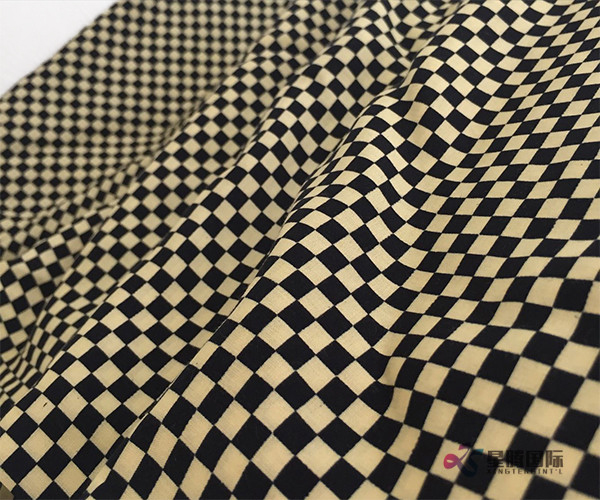 Fashionable Checkered Pattern Design 100% Rayon Woven Fabric (3)