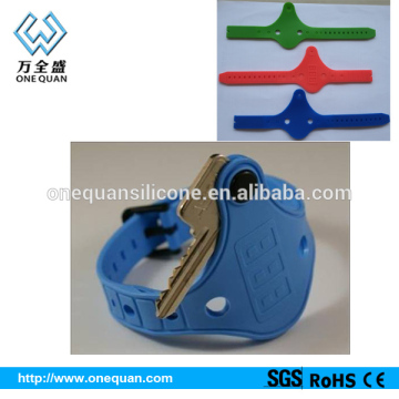 silicone locker key holder,plastic spiral cord with key holder
