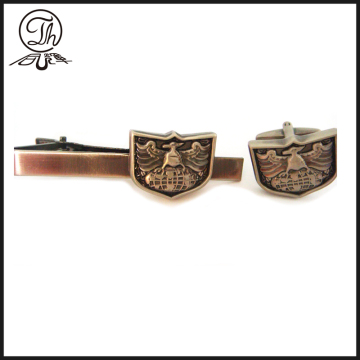 Eagle Engraved cufflinks and tie clip set