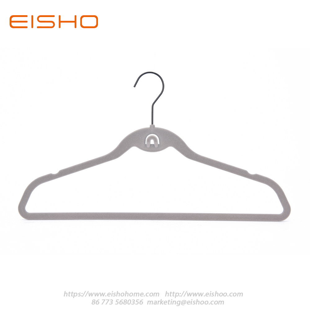 9 Plastic Hangers