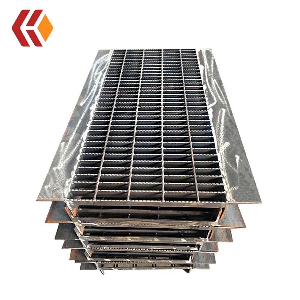 Galvanized Steel Stair Tread with Yellow Abrasive Anti-slip Nosing at Factory Price