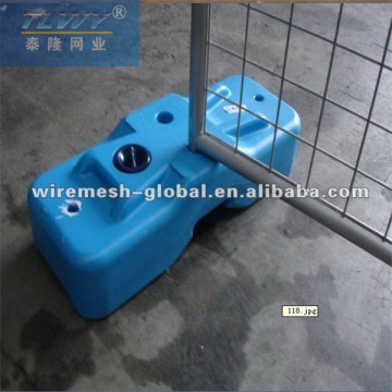 Plastic coated temporary fence