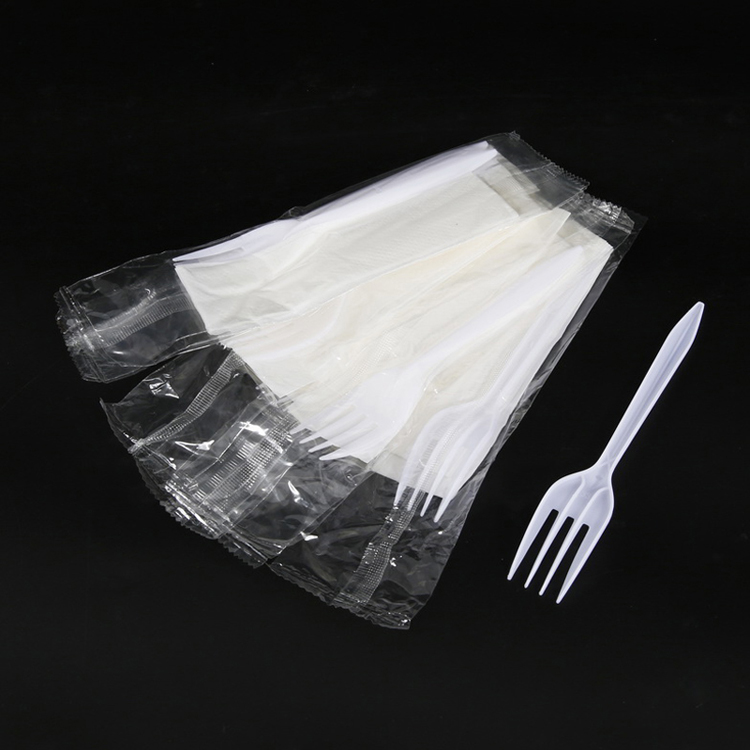 Disposable White PP Cutlery Set With Plastic Bag Individual Packaging PP Fork Knife And Napkin