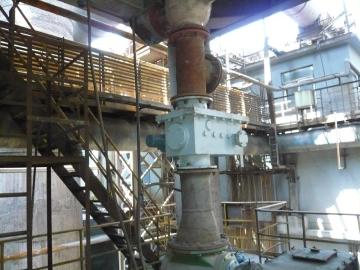 Ceramic ash discharge valve