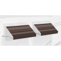 Awning dengan jalur coklat dengan bungkus putih