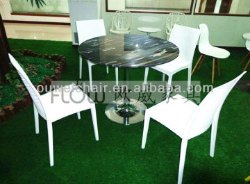 Rattan chair / plastic chair