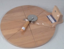 pizza board with cutter