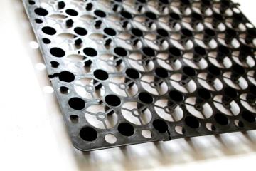 Light weight drainage compression in roof garden