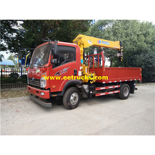 SINOTRUK Cần cẩu chở hàng thẳng 6 tấn