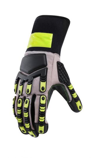 Outdoor oil resistant gloves