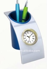 Pen holder with quartz clock
