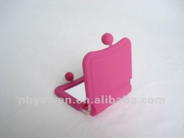 Compact purse size cosmetic mirrors