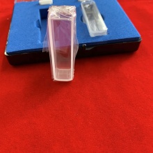 Q4 Quartz Glass Cuvette with PTFE Lid
