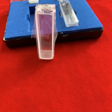 Q4 Quartz Glass Cuvette with PTFE Lid