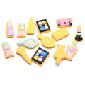 Hot Popular &amp; Kawaii Make Up Set Flatback Resina Cabujones Nail Polisa Espejo Lápiz labial Maquillaje Slime Charms Adornos